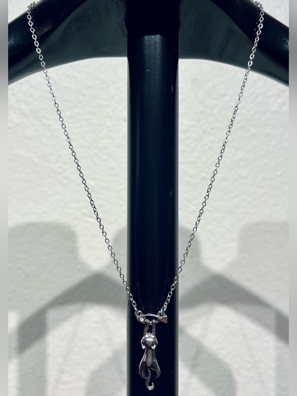 Vintage Y2K Silver Tone Cat Pendant Necklace